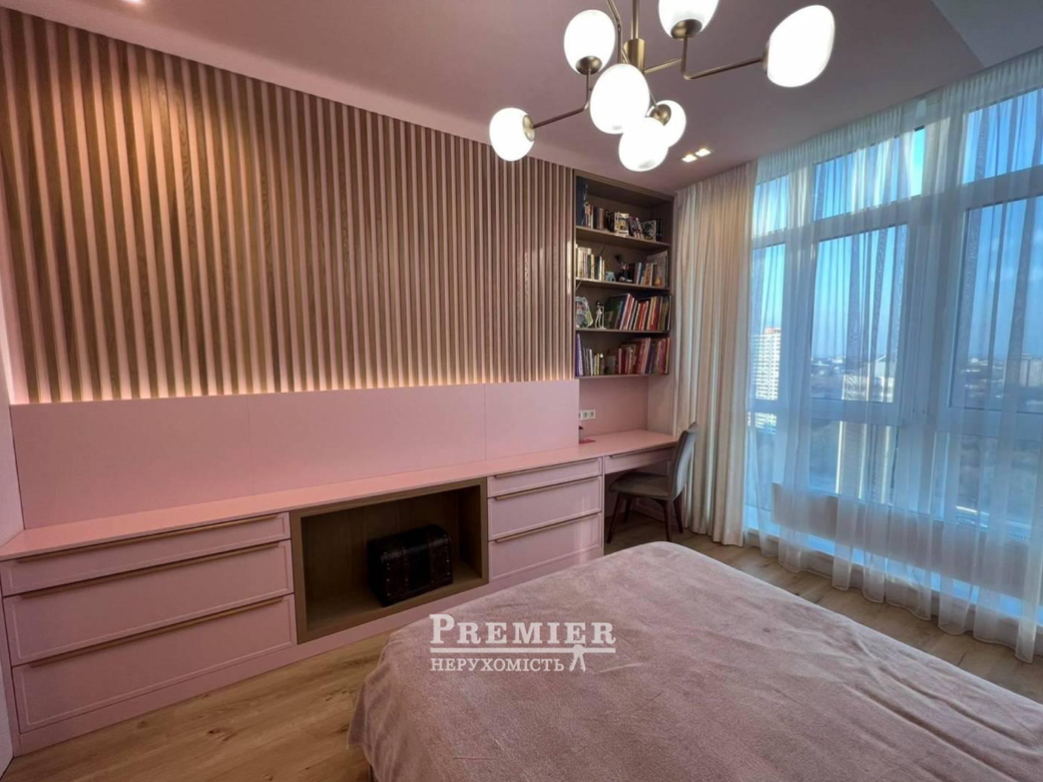Продаж 2-кімнатної квартири 105 м², Гагарина просп.