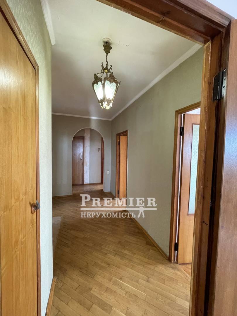 Продаж 3-кімнатної квартири 76 м², Академіка Корольова вул.