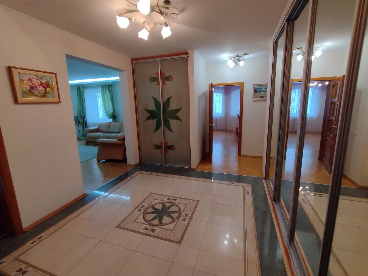 Продаж 3-кімнатної квартири 117 м², Клінічна вул.