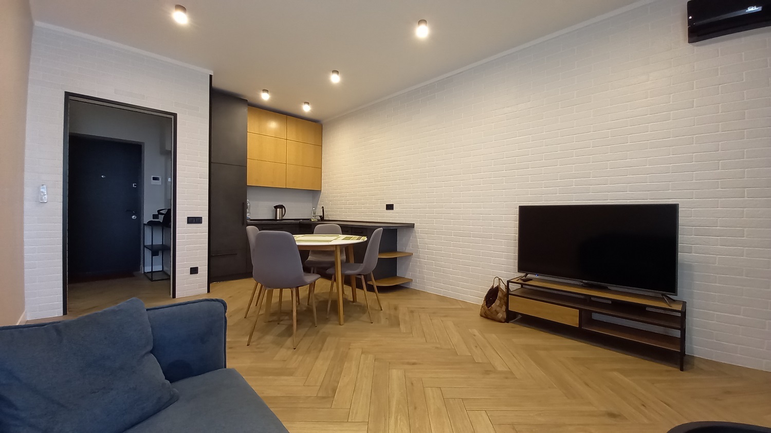 Аренда 1-комнатной квартиры 52 м², Джона Маккейна ул., 1