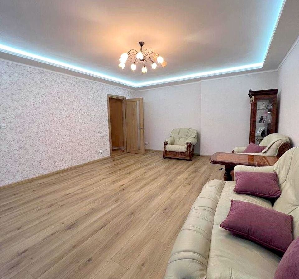 Продажа 2-комнатной квартиры 91 м², Василия Тютюнника ул., 32