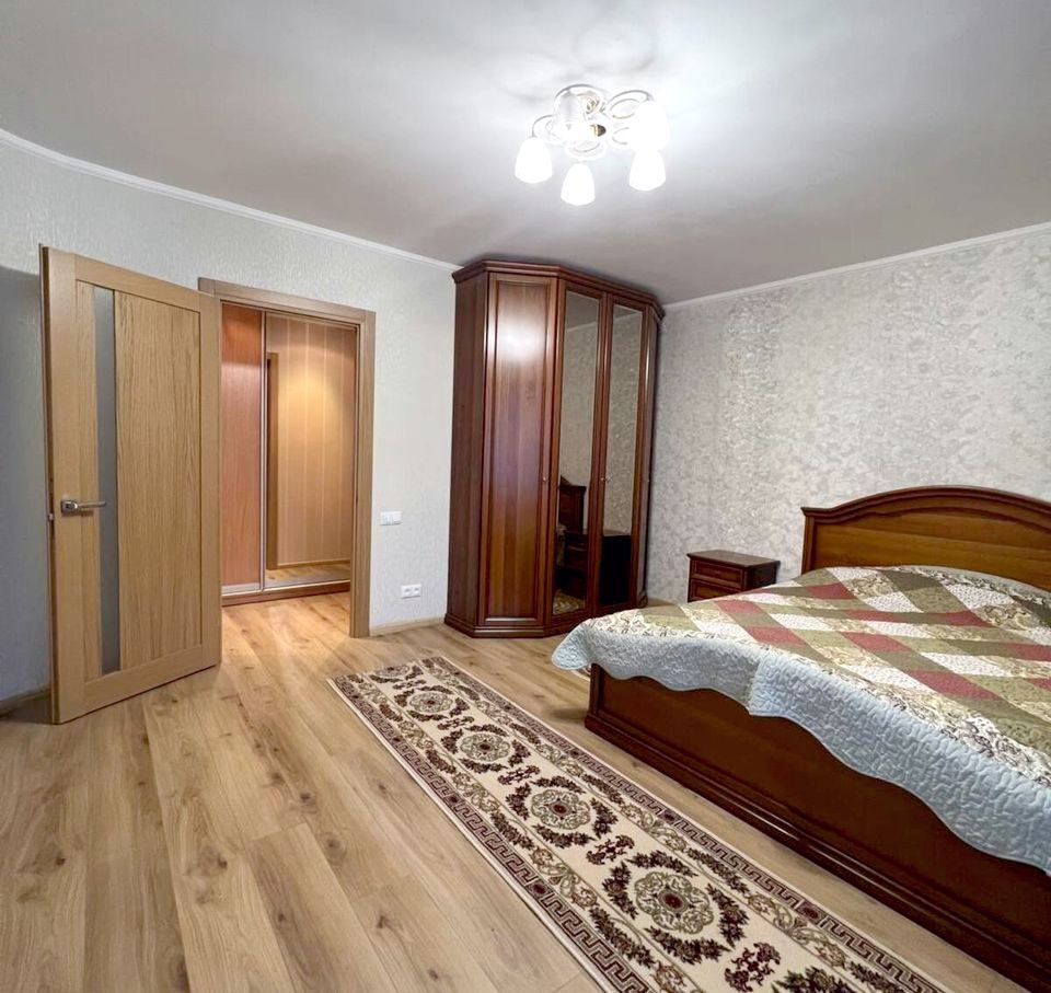 Продажа 2-комнатной квартиры 91 м², Василия Тютюнника ул., 32