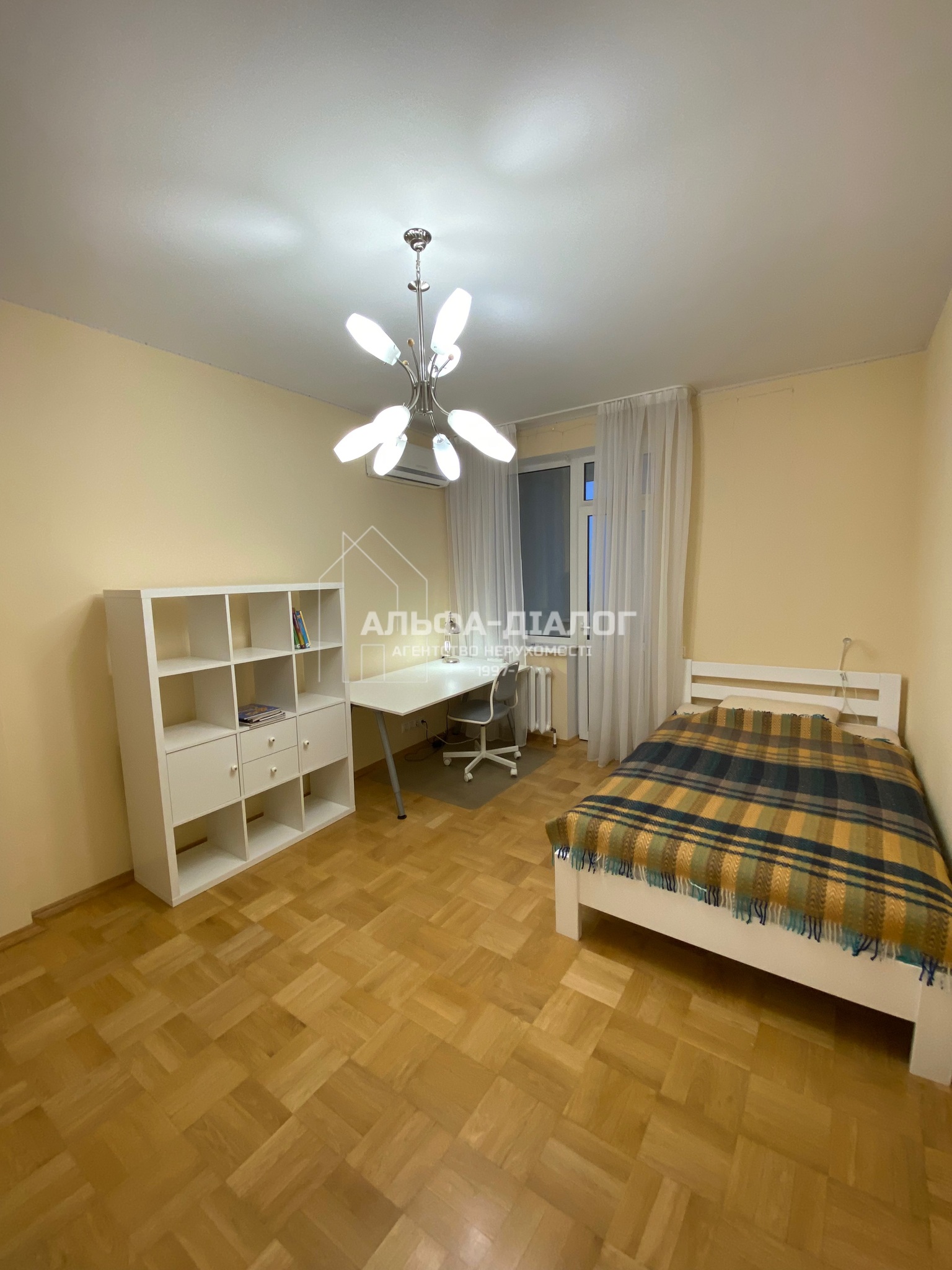 Оренда 3-кімнатної квартири 105 м², Степана Руданського вул., 4-6