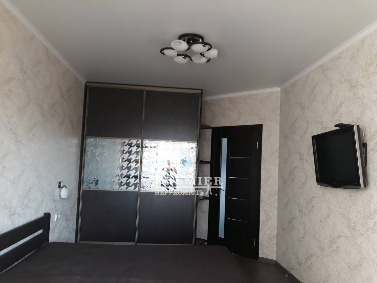 Продаж 1-кімнатної квартири 46 м², Парковая вул.