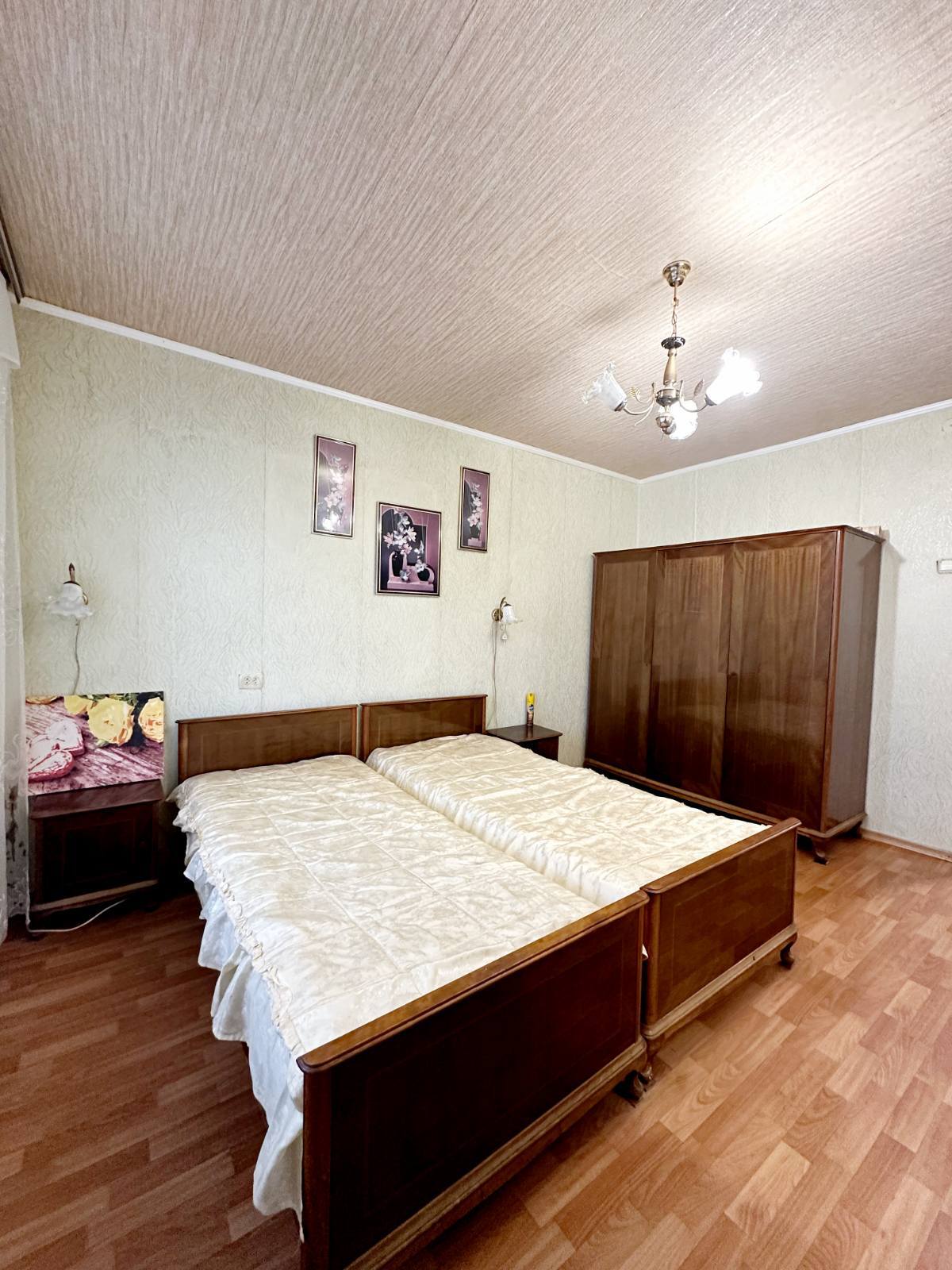 Продаж 3-кімнатної квартири 68 м², Новокримська вул.