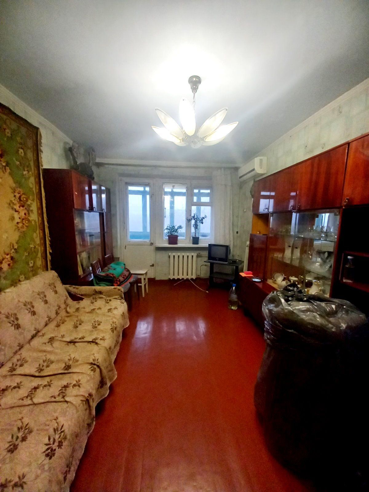 Продаж 3-кімнатної квартири 54 м², Тітова вул.