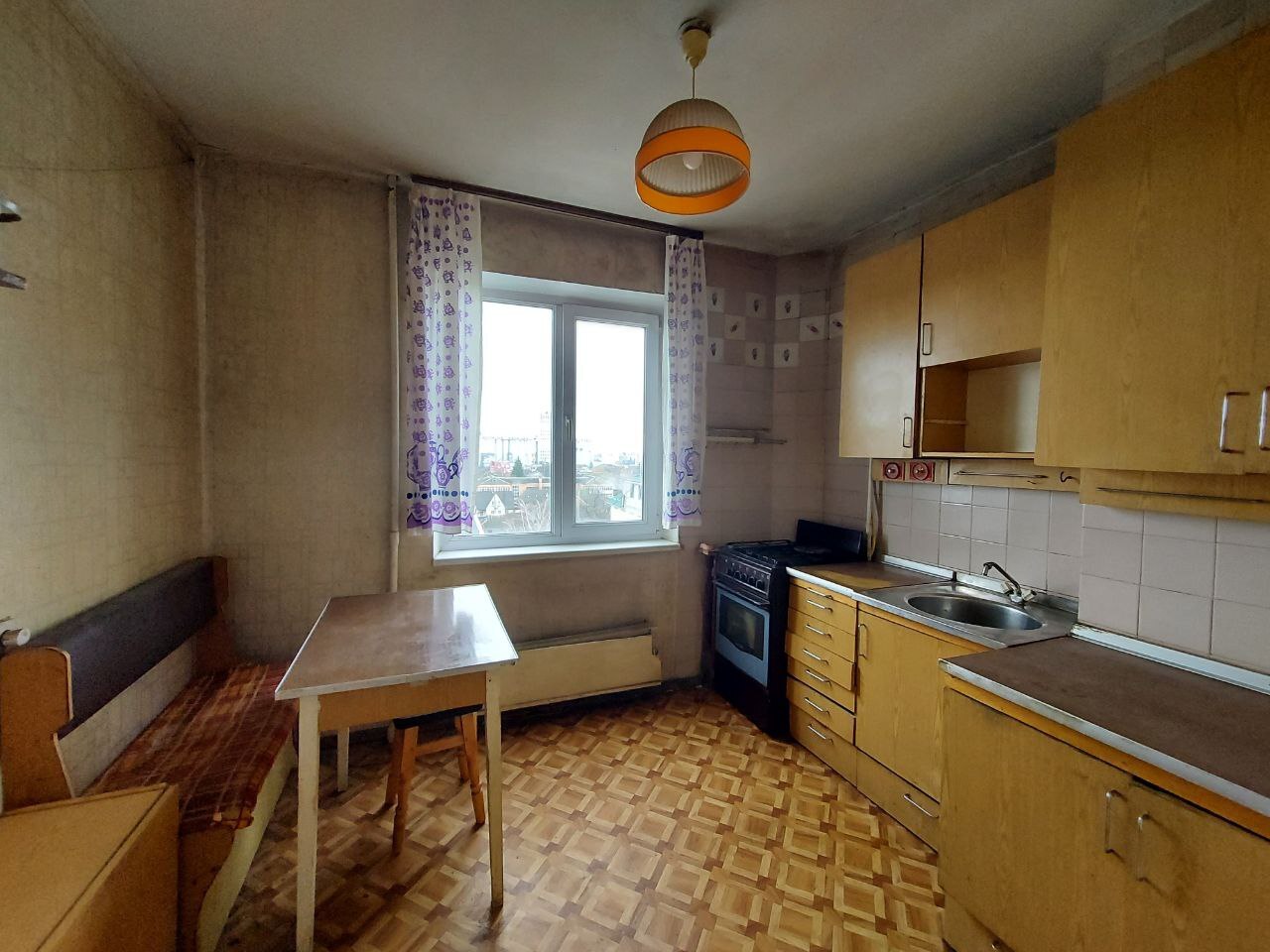 Продажа 3-комнатной квартиры 69 м², Курсовая ул., 33