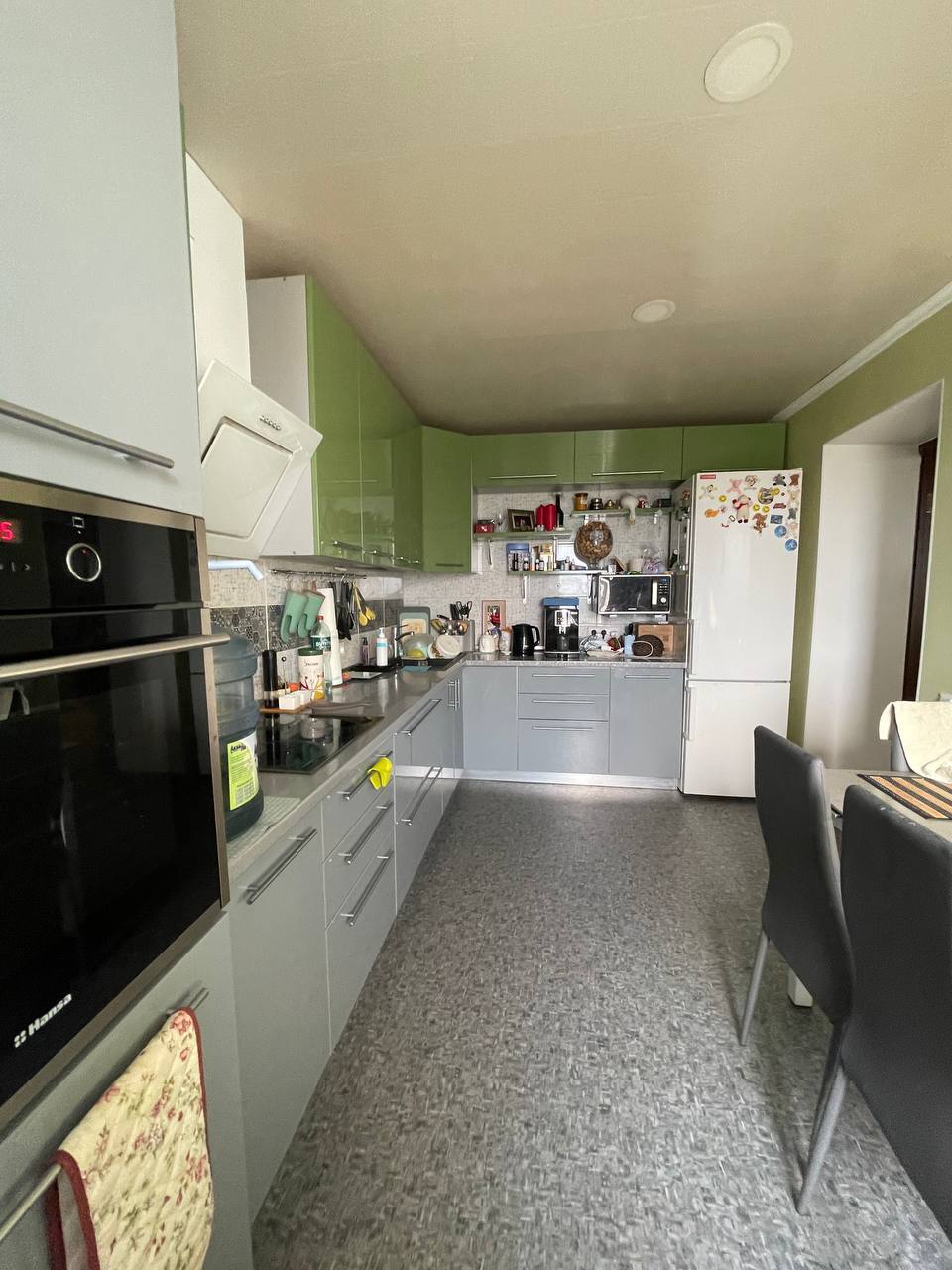 Продажа 4-комнатной квартиры 94 м², Тополь 1 ул.
