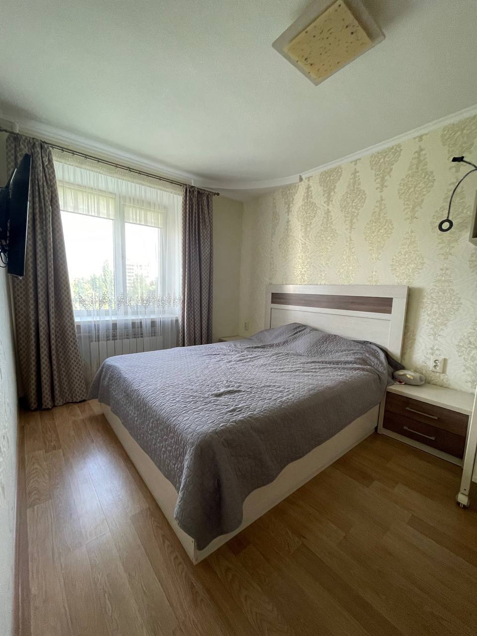 Продажа 4-комнатной квартиры 94 м², Тополь 1 ул.
