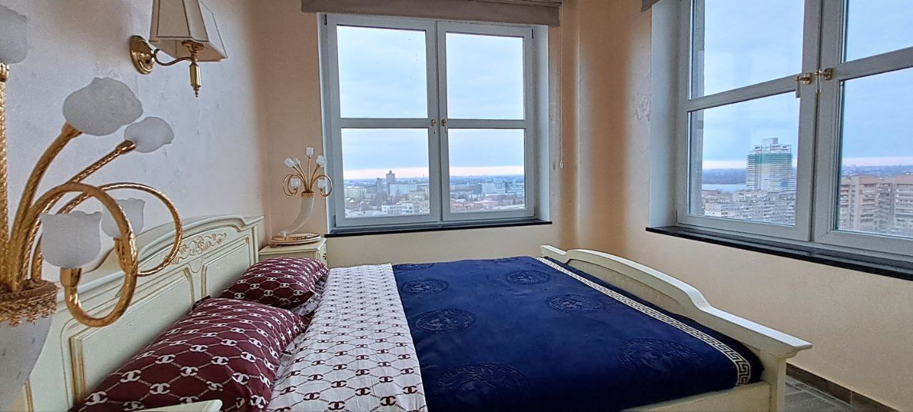 Аренда 2-комнатной квартиры 90 м², Дмитрия Яворницкого просп.