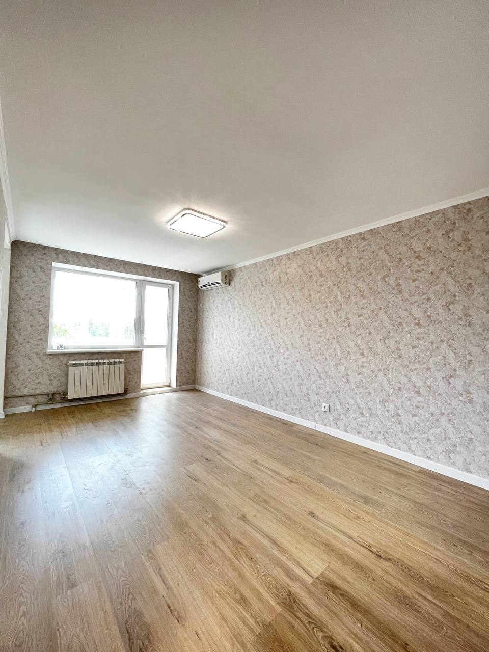 Продаж 3-кімнатної квартири 61.4 м², Металургів вул.