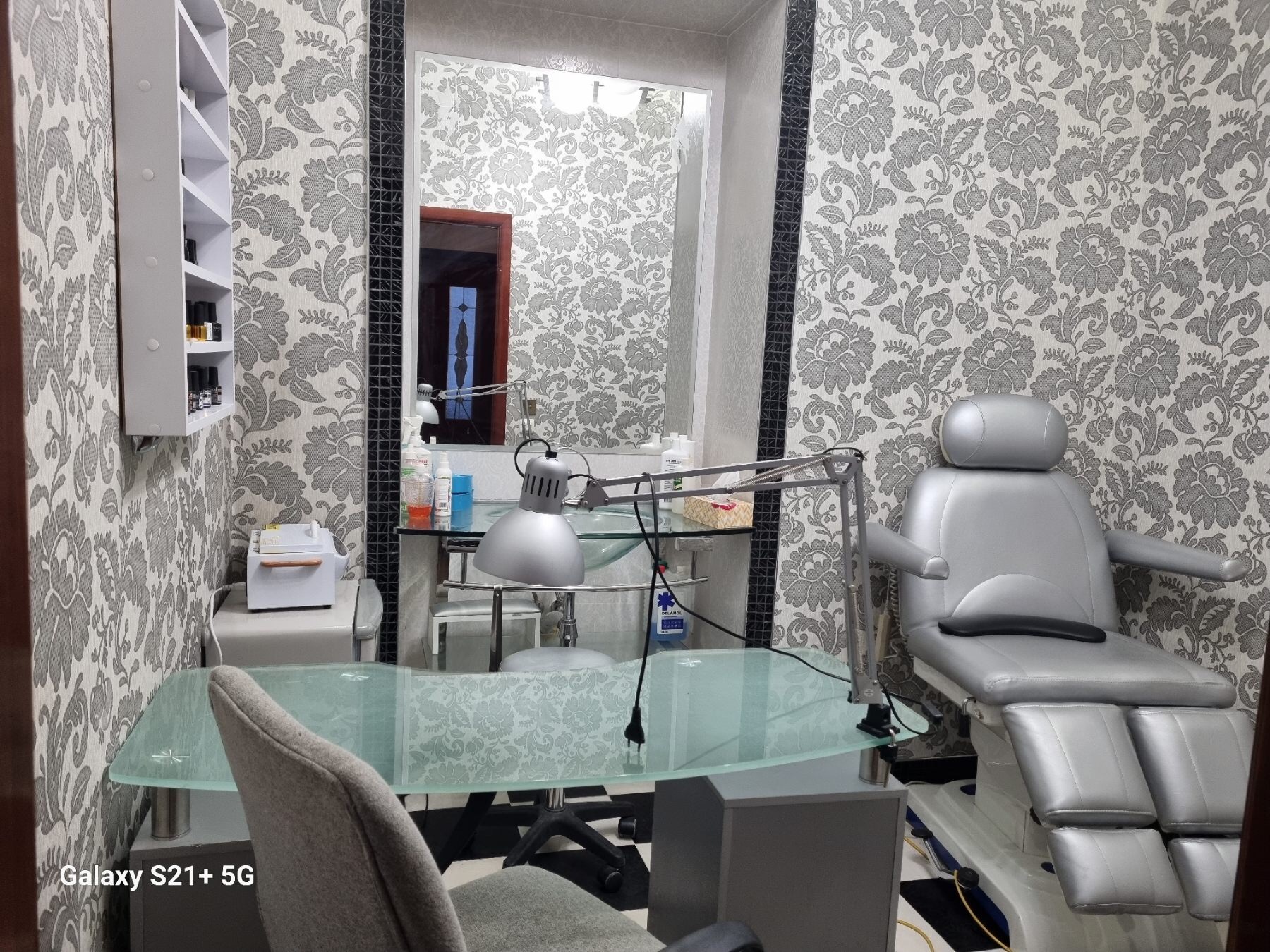 Оренда салону краси 170 м², Кирилівська вул., 109В/1