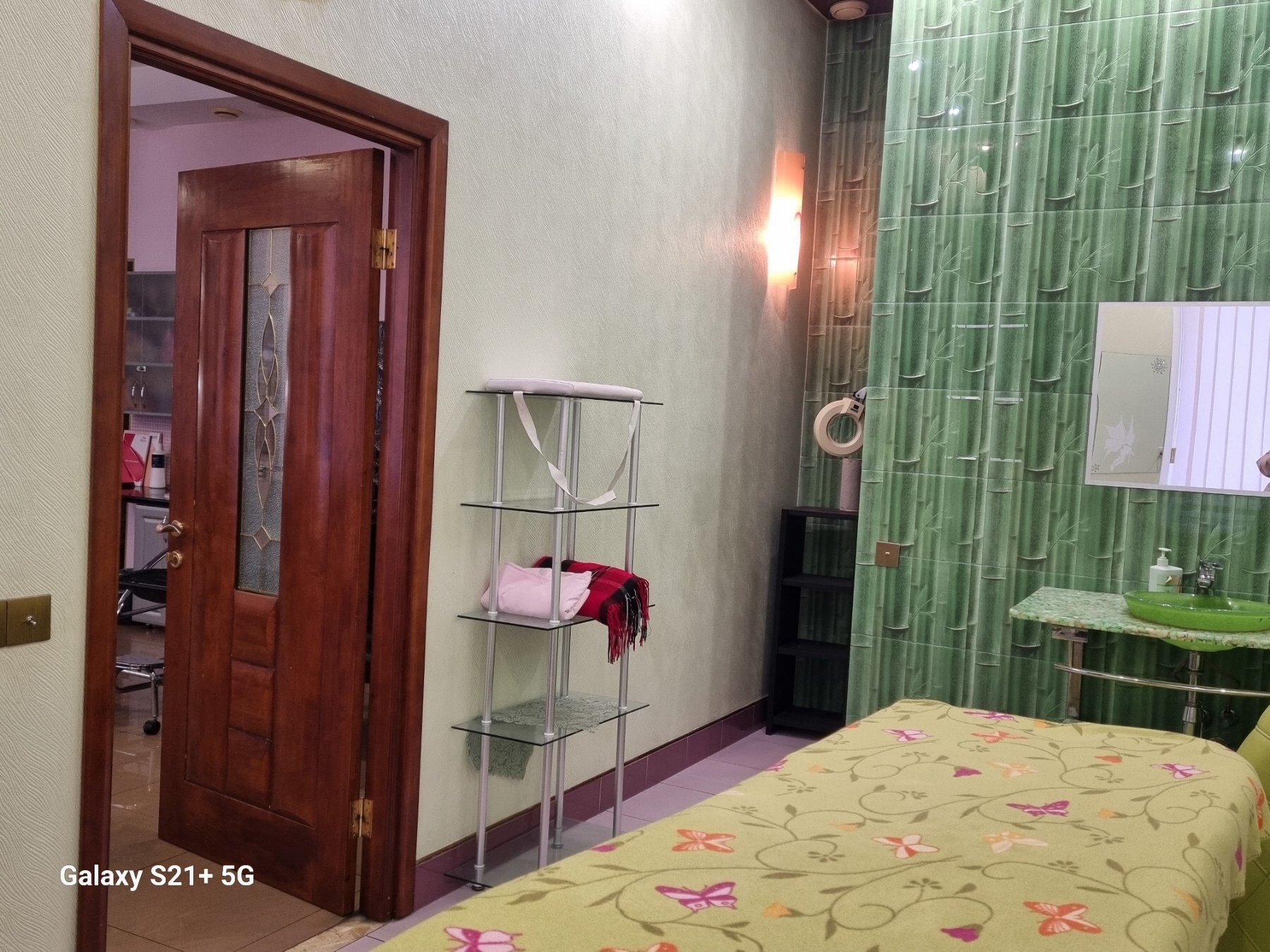 Оренда салону краси 170 м², Кирилівська вул., 109В/1