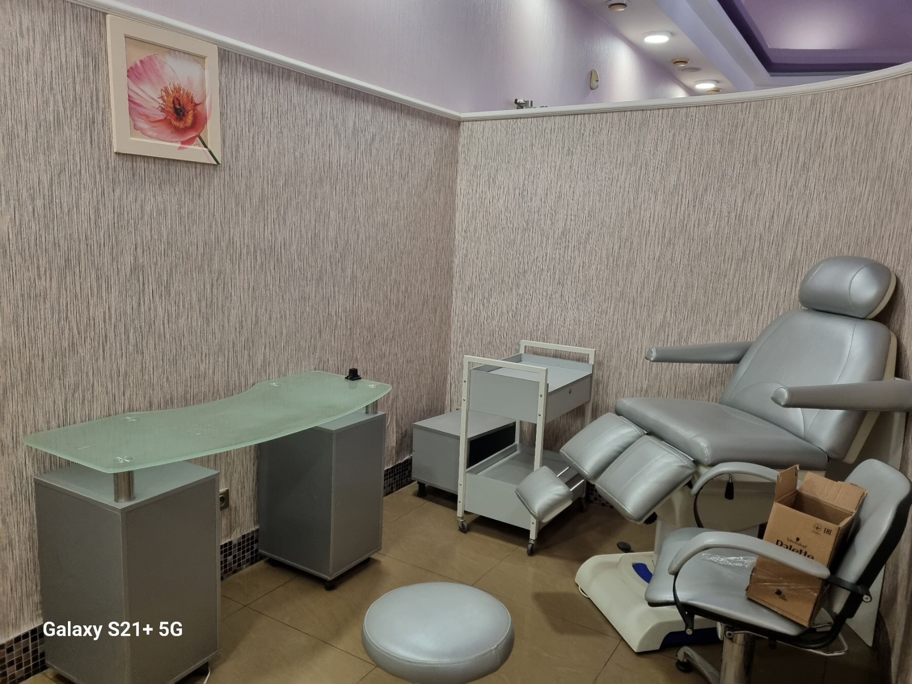 Оренда салону краси 170 м², Кирилівська вул., 109В/1