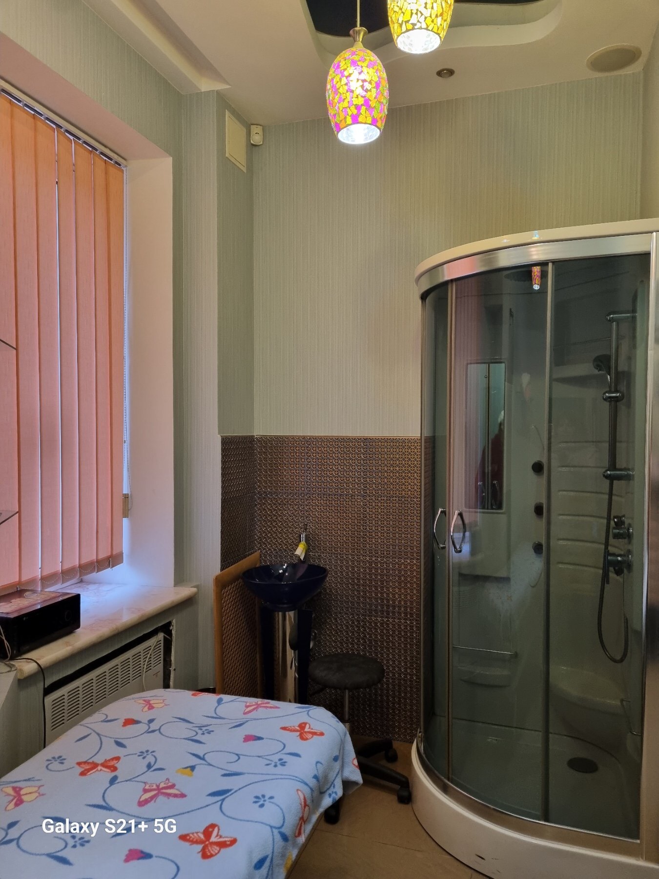 Оренда салону краси 170 м², Кирилівська вул., 109В/1