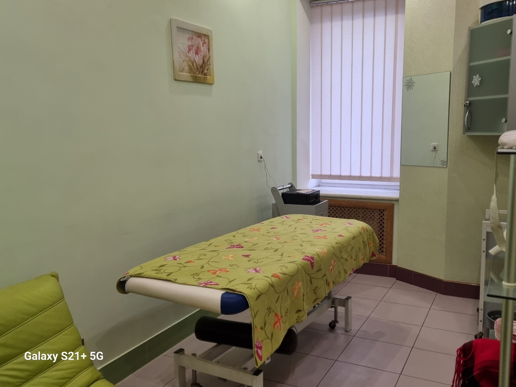 Оренда салону краси 170 м², Кирилівська вул., 109В/1