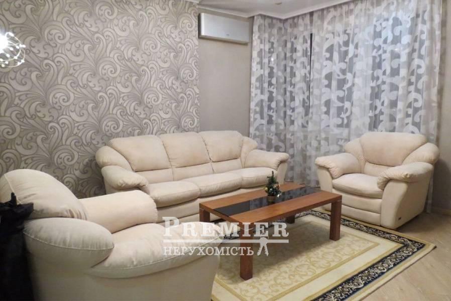 Продаж 2-кімнатної квартири 63 м², Середньофонтанська вул.