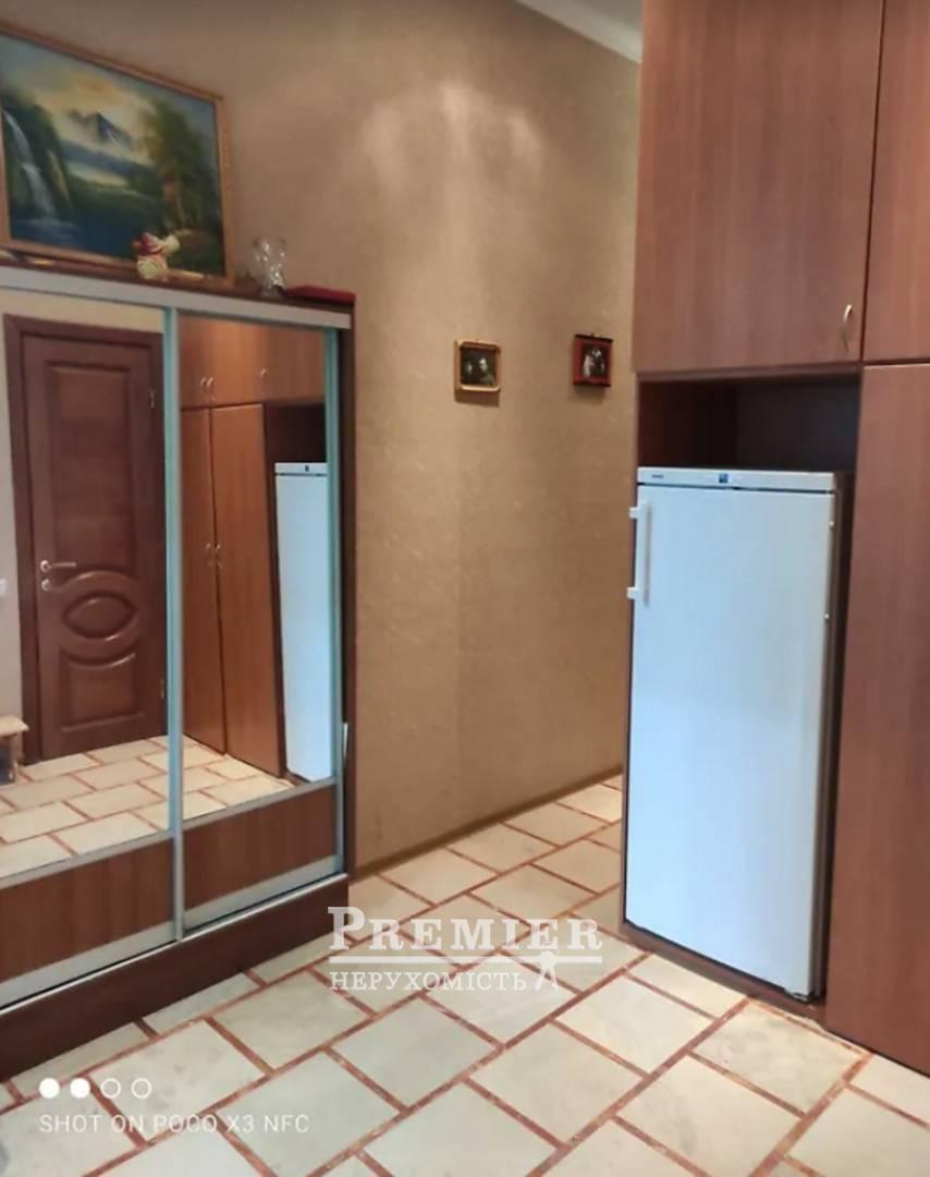 Продаж 2-кімнатної квартири 55 м², Пироговская вул.