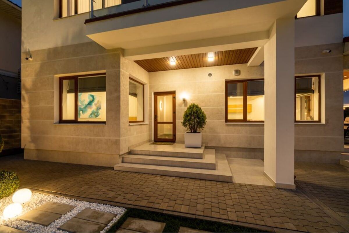 Продажа дома 200 м², Центральная ул., 1