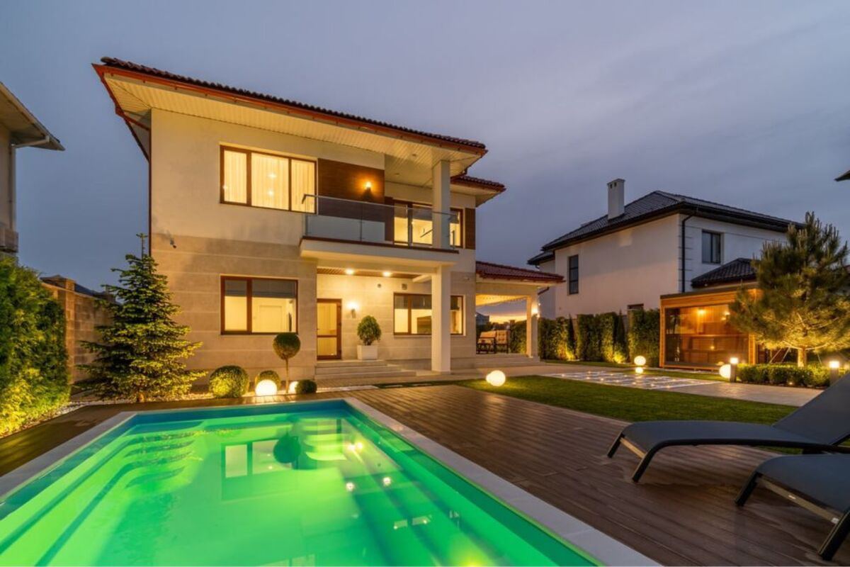 Продажа дома 200 м², Центральная ул., 1