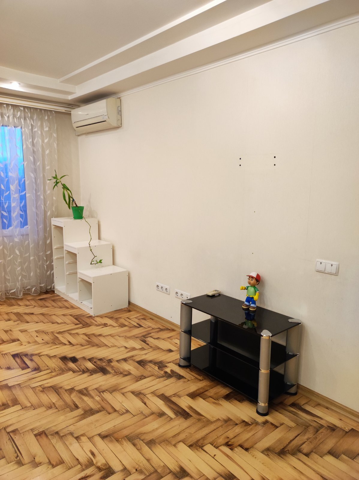 Продаж 2-кімнатної квартири 50 м², Чарівна вул., 153