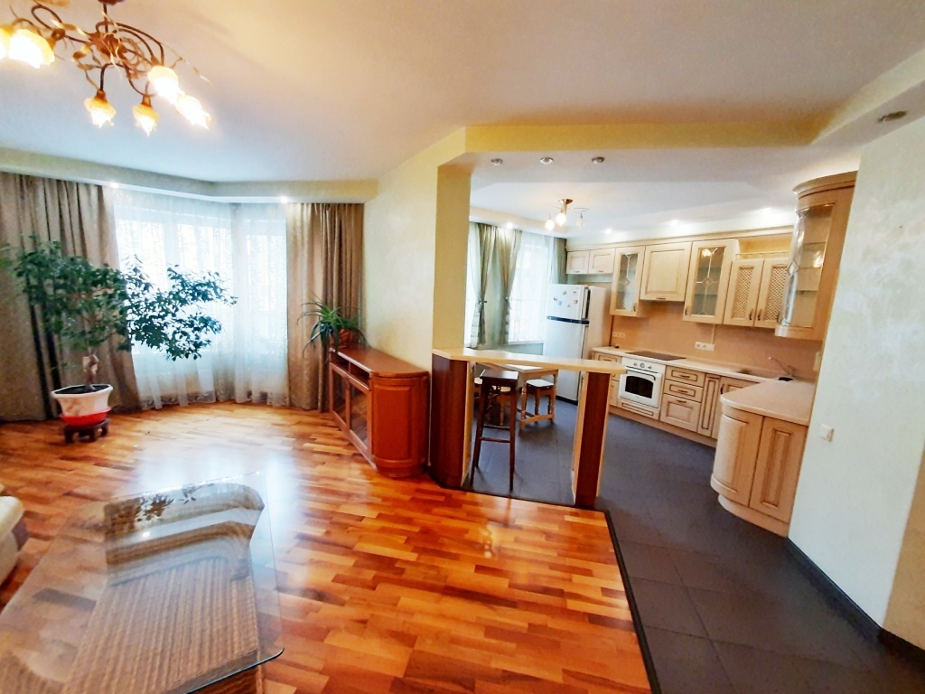 Продаж 3-кімнатної квартири 104.6 м², Олександра Мішуги вул., 2