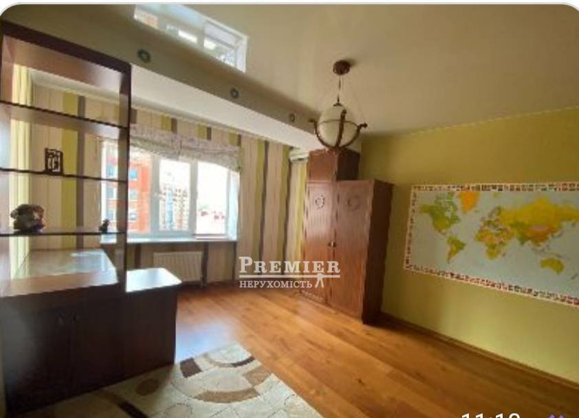 Продаж 3-кімнатної квартири 107 м², Парусна вул.