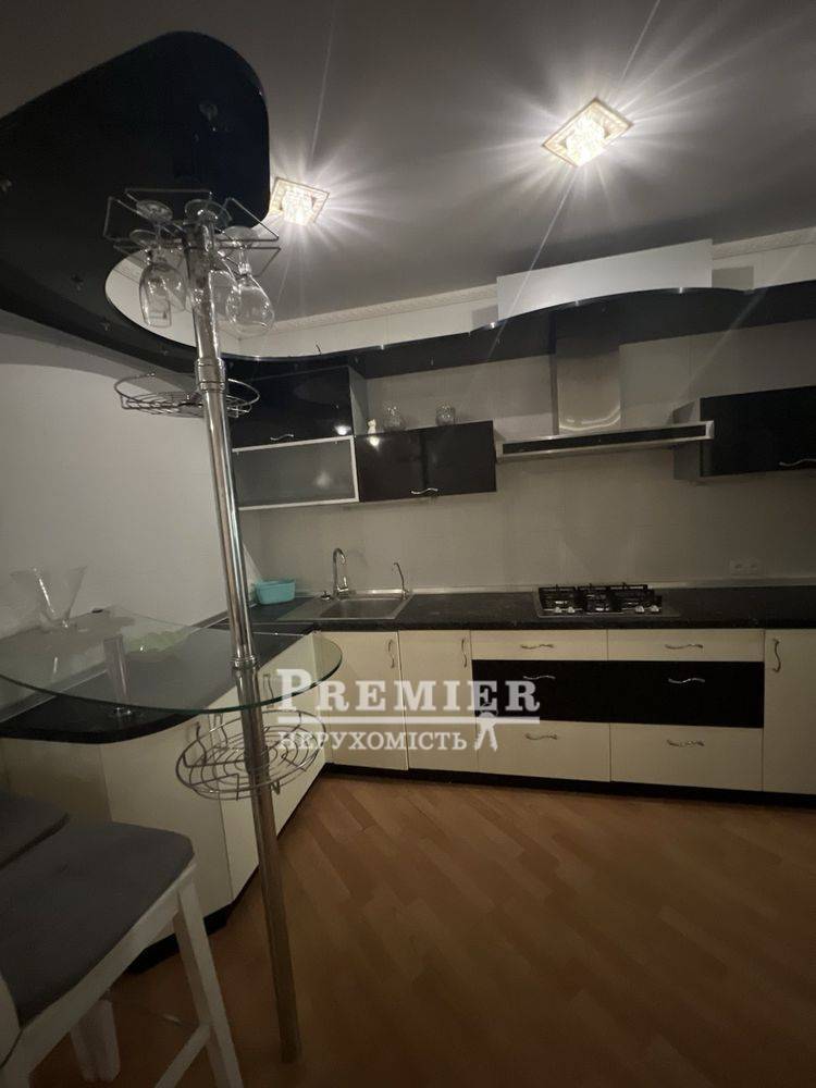 Продаж 2-кімнатної квартири 54 м², Академіка Філатова вул.