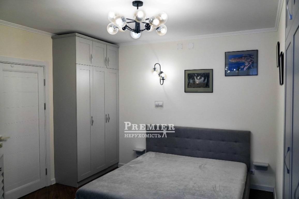 Продажа 2-комнатной квартиры 90 м², Скворцова ул.