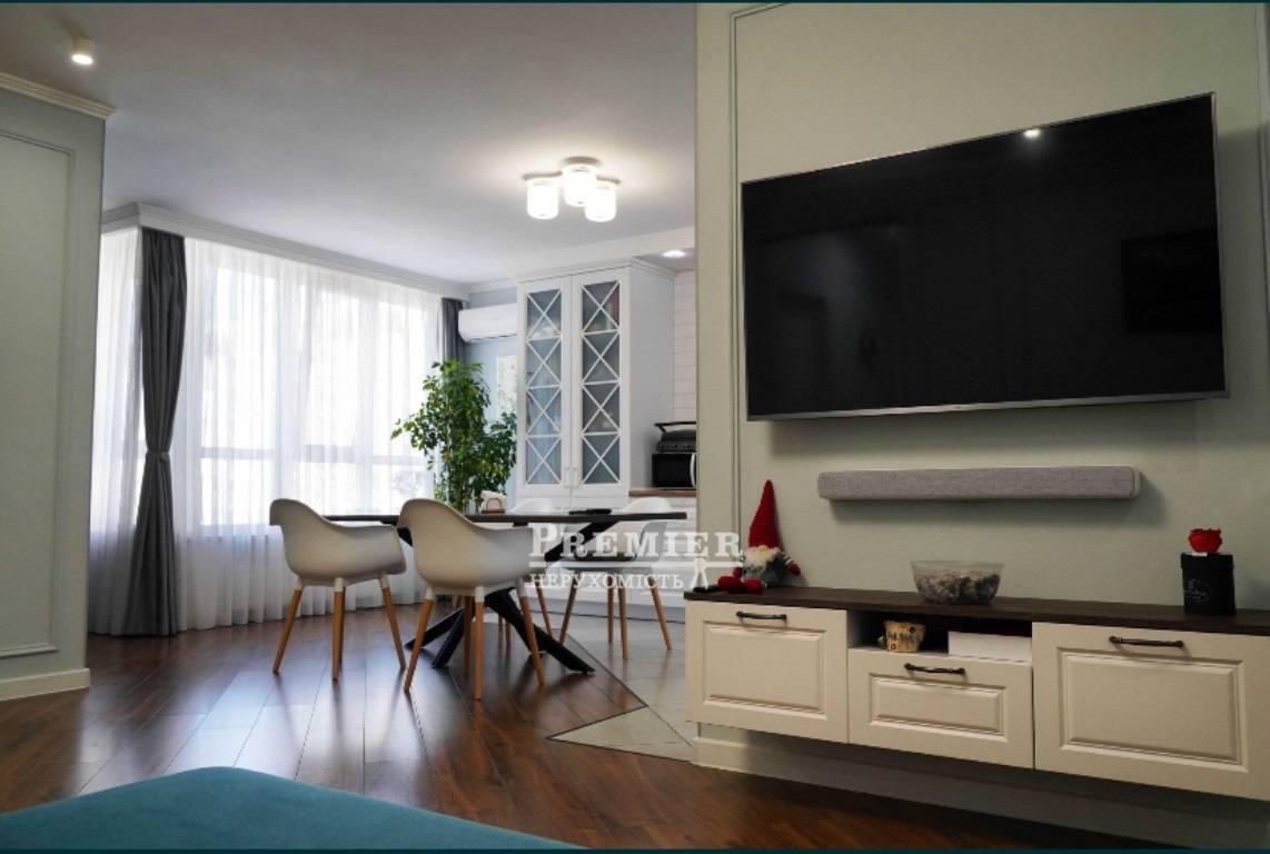 Продаж 2-кімнатної квартири 90 м², Скворцова вул.