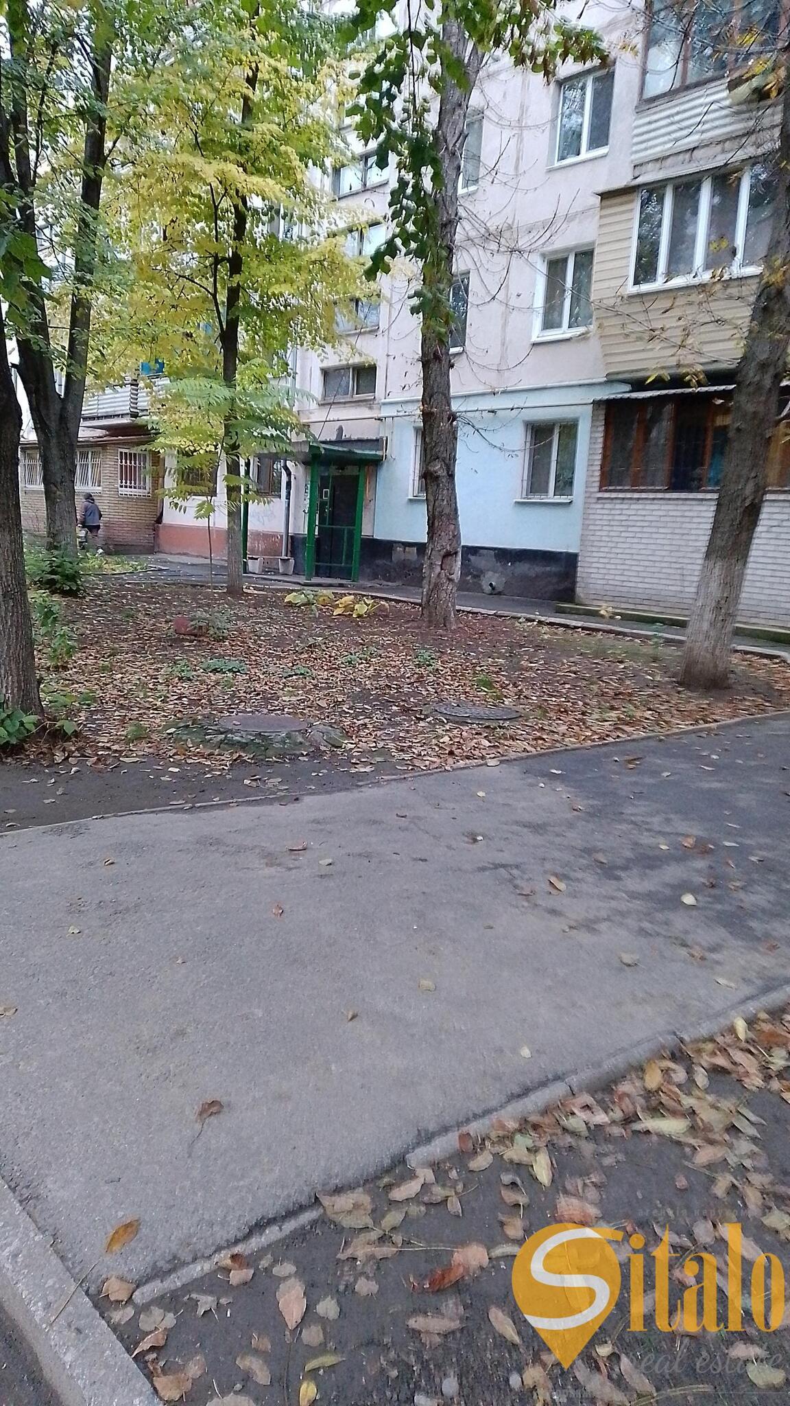 Продаж 2-кімнатної квартири 42 м², Бочарова вул.