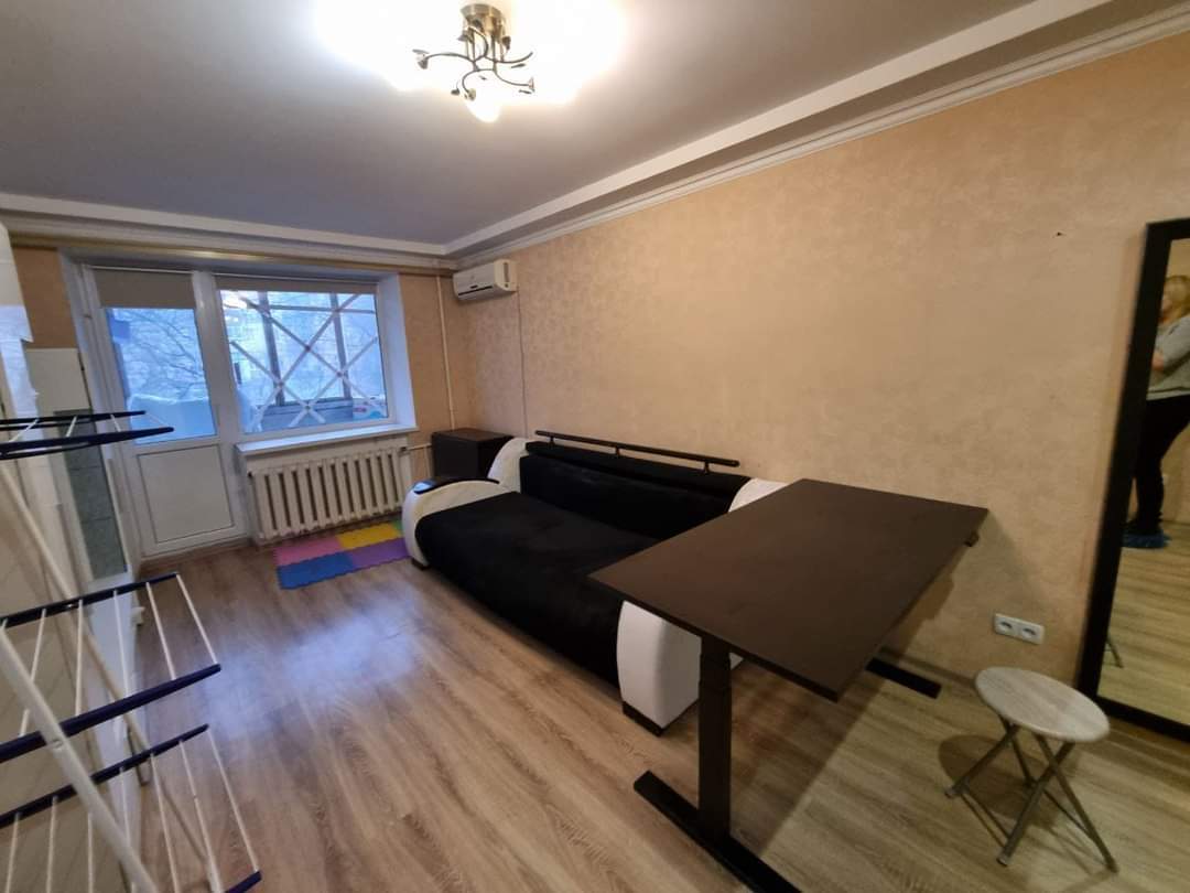 Оренда 2-кімнатної квартири 50 м², Абхазька вул.