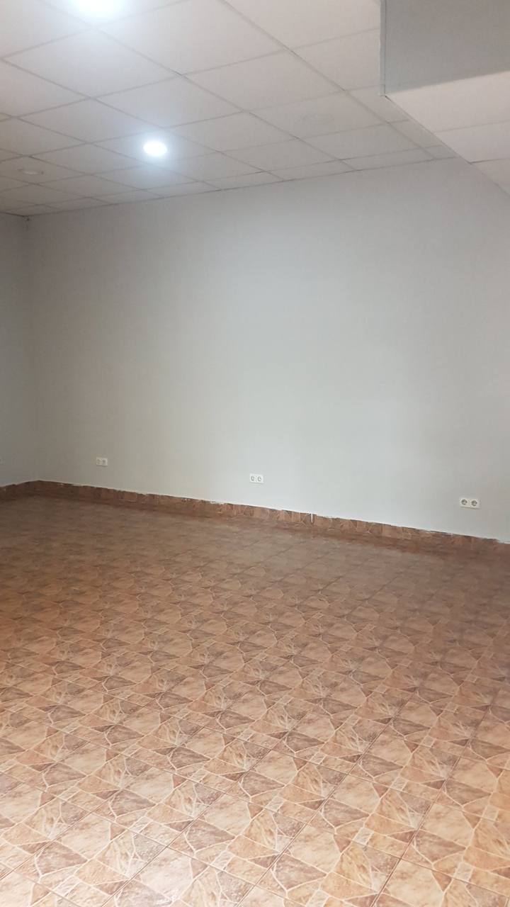 Оренда приміщення вільного призначення 38 м², Массив Радужный вул.