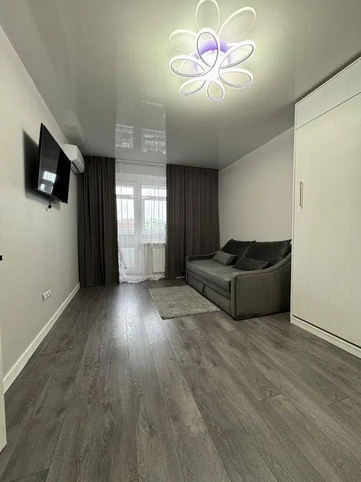 Продаж 1-кімнатної квартири 36 м², Євгенія Коновальця бул.
