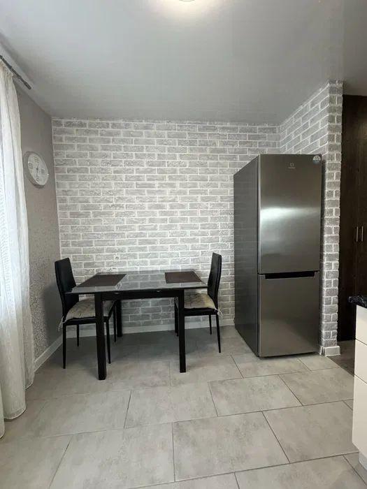 Продаж 1-кімнатної квартири 36 м², Євгенія Коновальця бул.