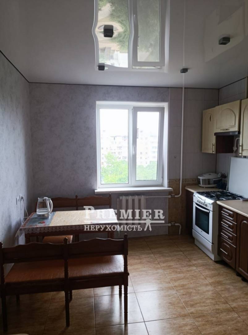 Продаж 3-кімнатної квартири 70 м², Архітекторська вул.