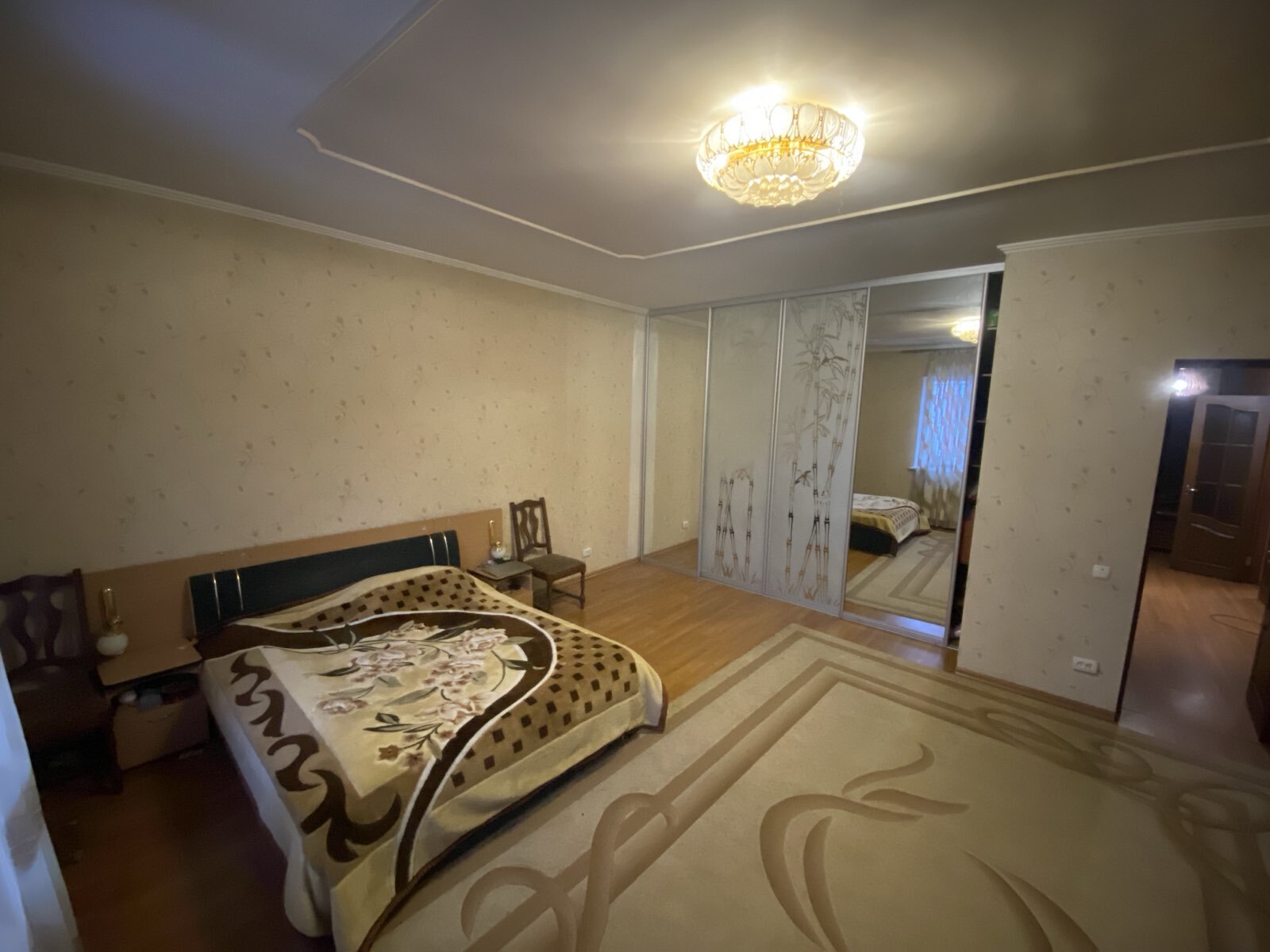 Продаж будинку 380 м², Ньютона вул.