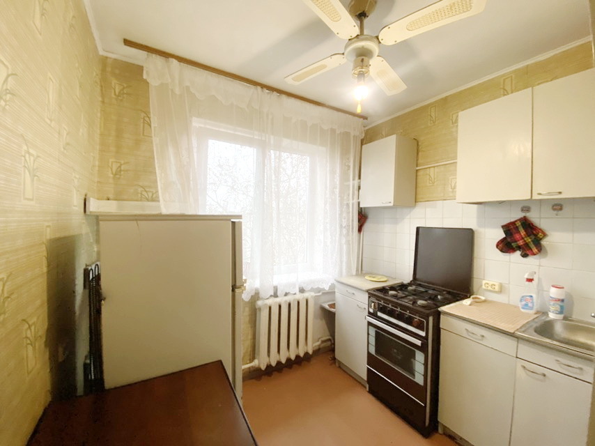 Продаж 2-кімнатної квартири 44 м², Крилова вул.