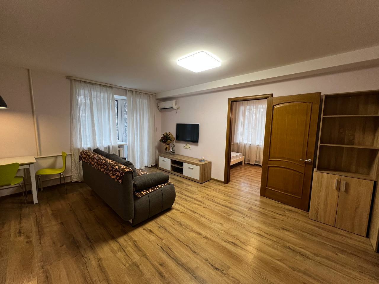 Продаж 2-кімнатної квартири 45 м², Володимира Вернадського вул.