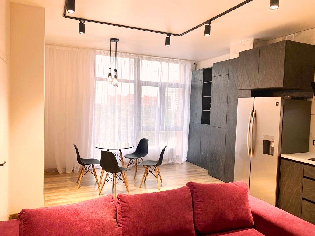 Продаж 3-кімнатної квартири 74 м², Кучеревського бул., 1