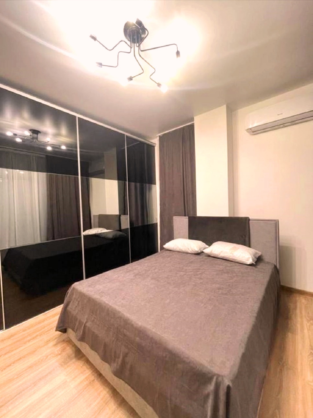 Продаж 3-кімнатної квартири 74 м², Кучеревського бул., 1