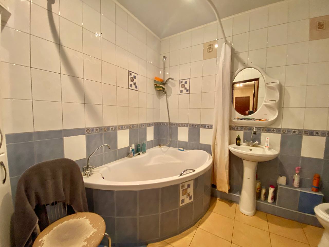 Продаж 2-кімнатної квартири 76.8 м², Робітнича вул.