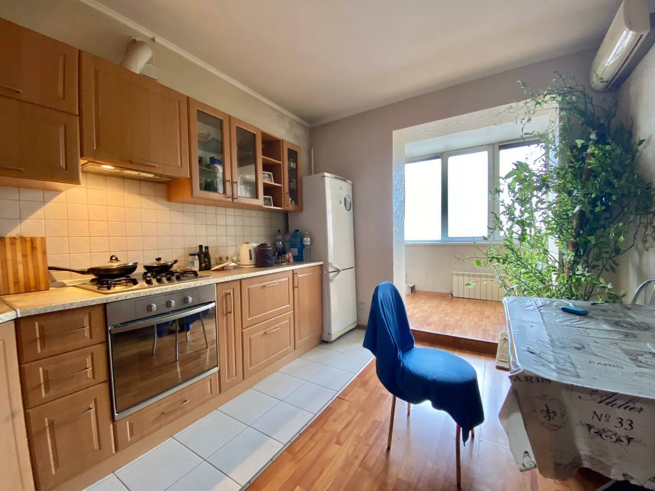Продаж 2-кімнатної квартири 76.8 м², Робітнича вул.