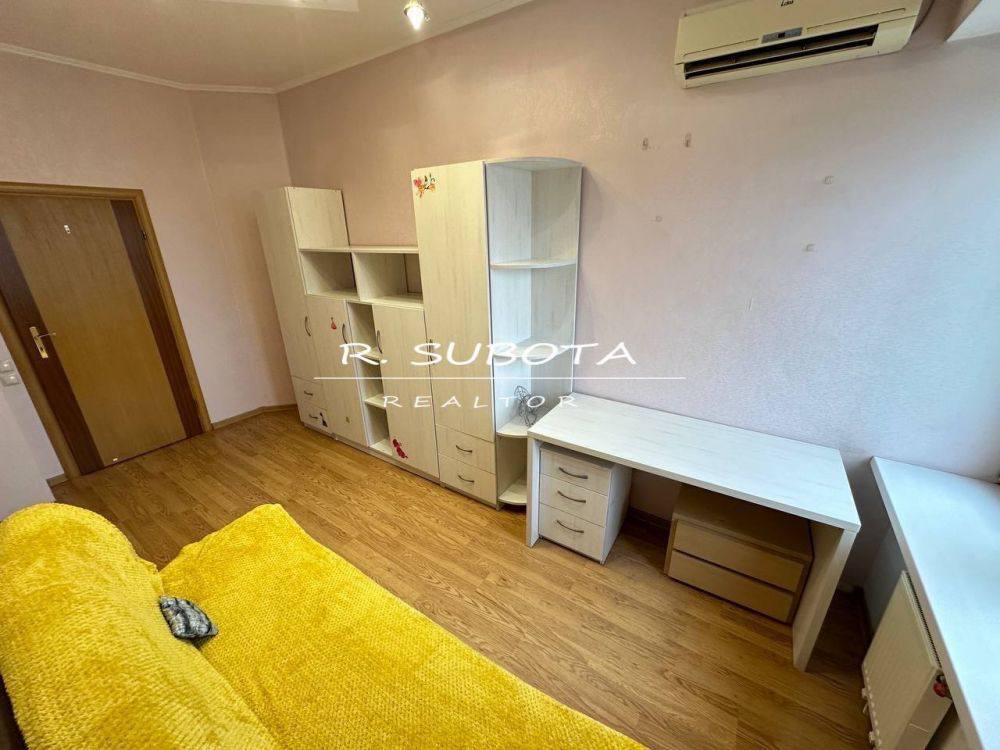 Продажа 3-комнатной квартиры 72 м², Крутогорный спуск