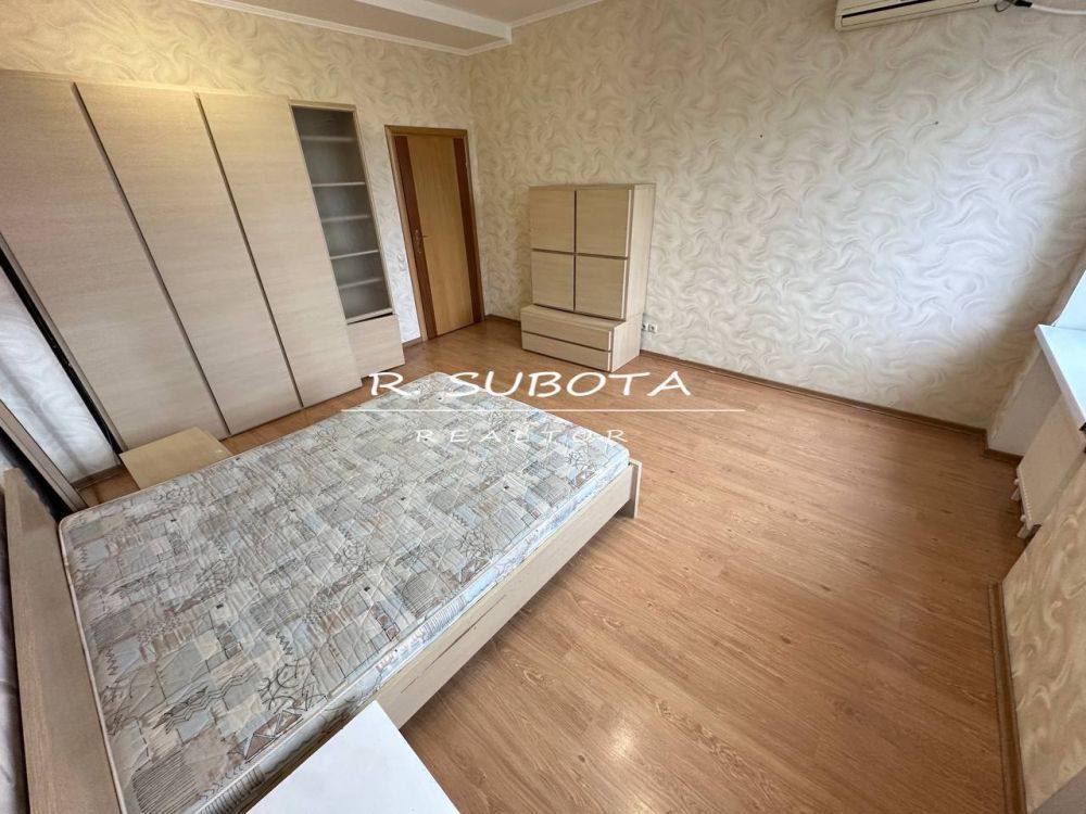Продажа 3-комнатной квартиры 72 м², Крутогорный спуск