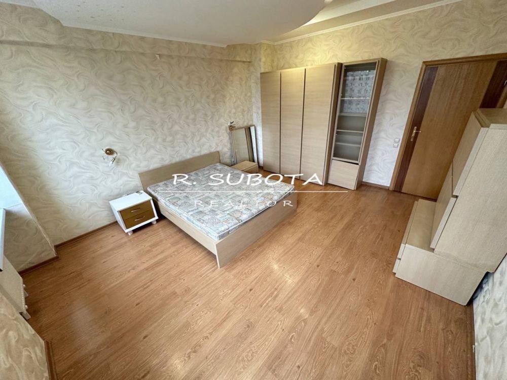 Продажа 3-комнатной квартиры 72 м², Крутогорный спуск