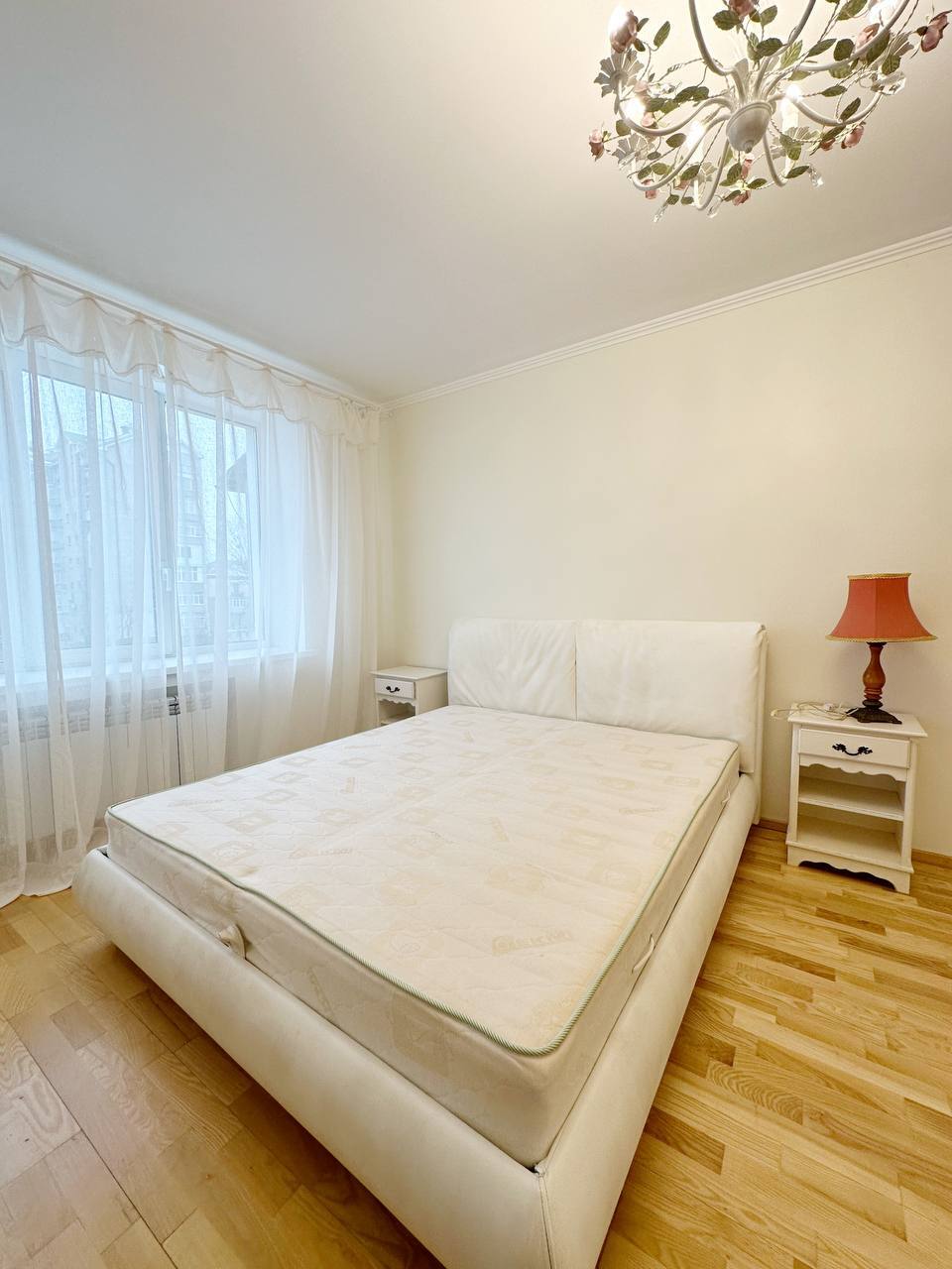 Оренда 3-кімнатної квартири 90 м², Івана Акінфієва вул.