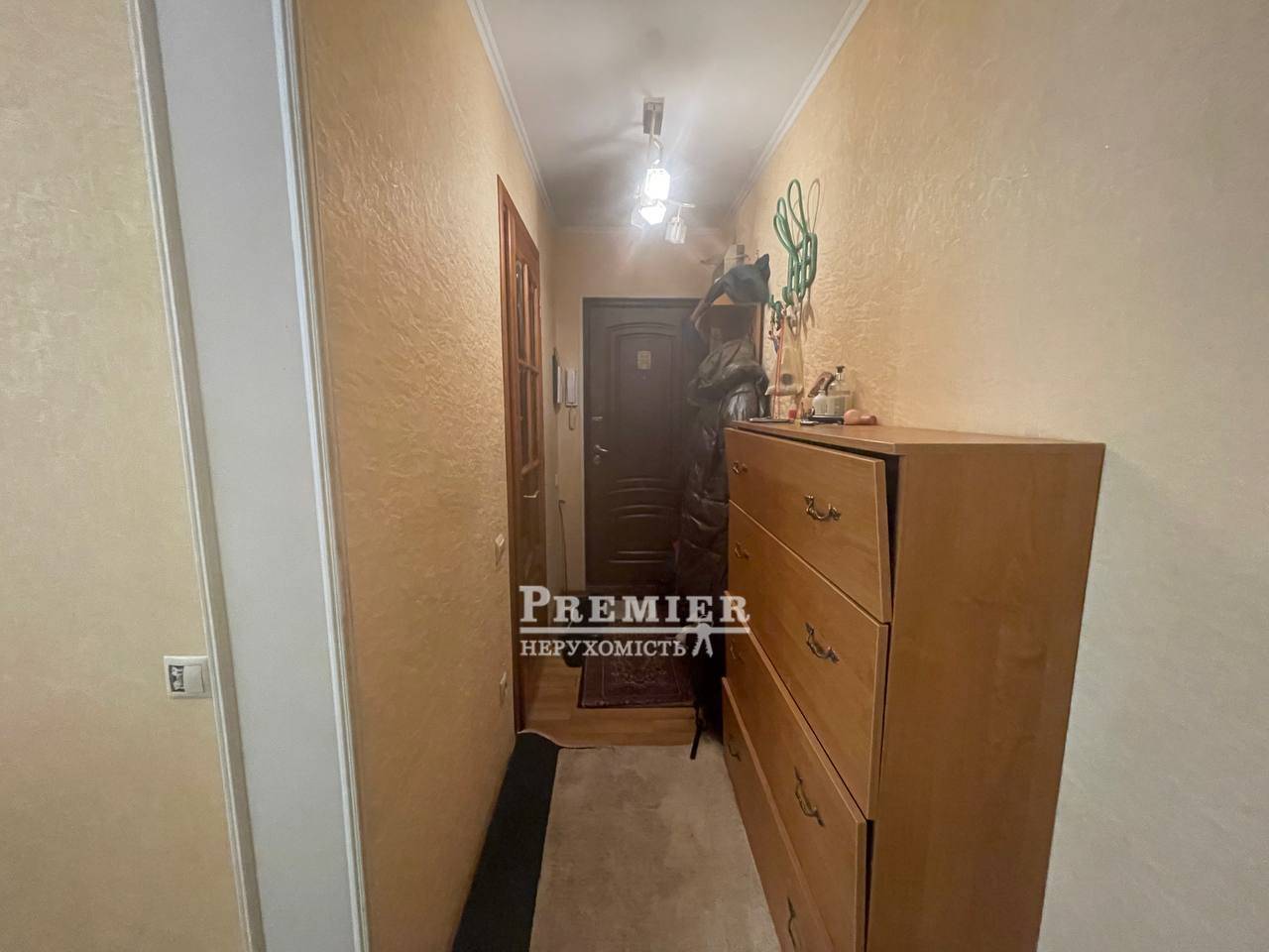 Продаж 3-кімнатної квартири 74 м², Космонавтов вул.