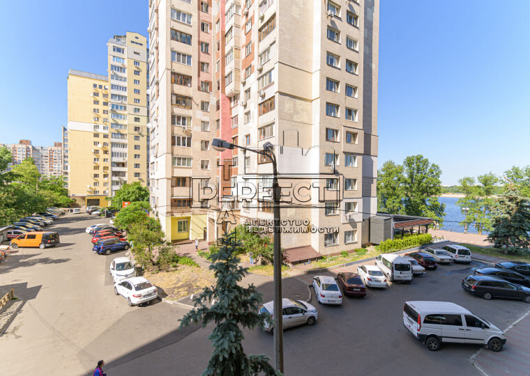 Продажа 3-комнатной квартиры 73 м², Героев Сталинграда просп., 14Б