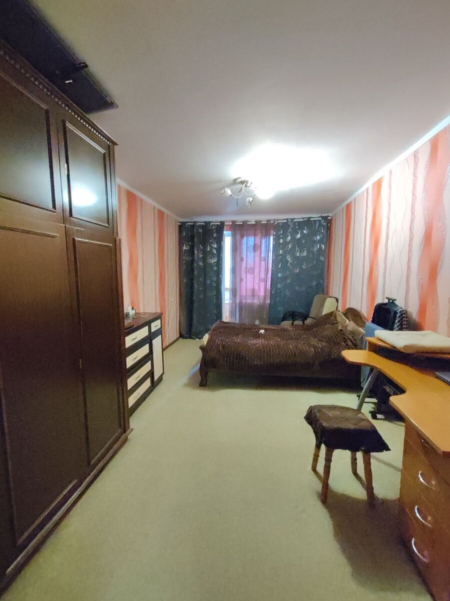 Продаж 3-кімнатної квартири 74 м², Метробудівська вул., 5